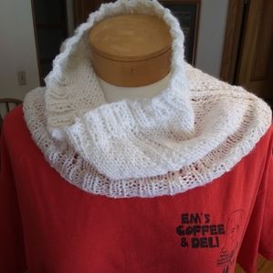 Scarf, Off-white  Cowl (Hand knit)